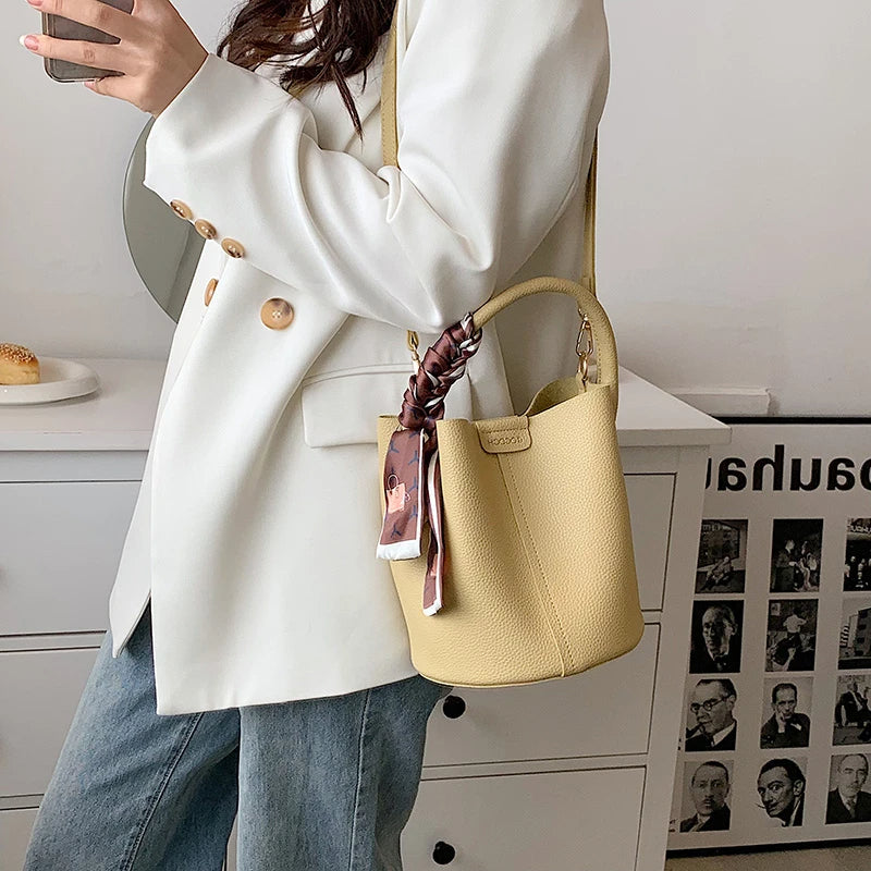 Céleste Belle Bucket Bag