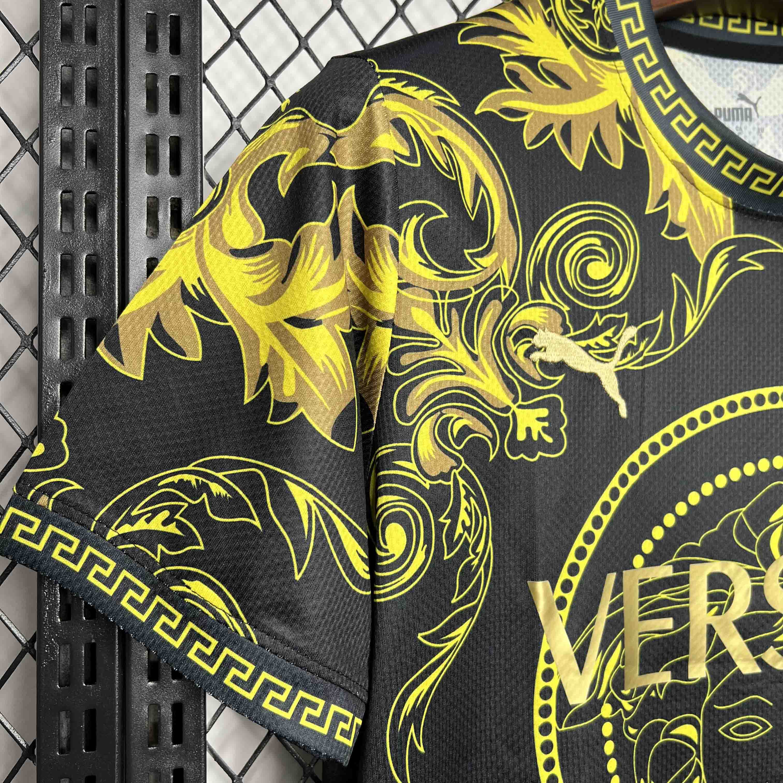 Italy X Versace Yellow Kit
