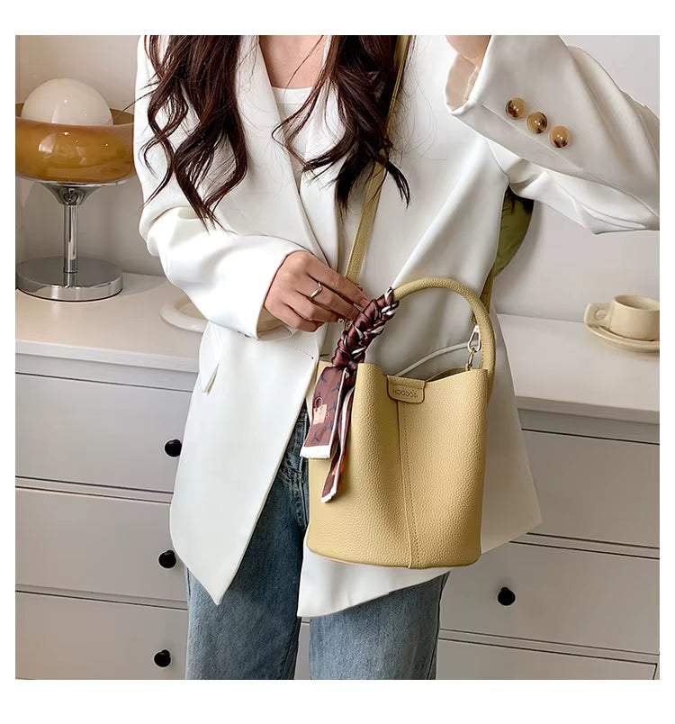 Céleste Belle Bucket Bag